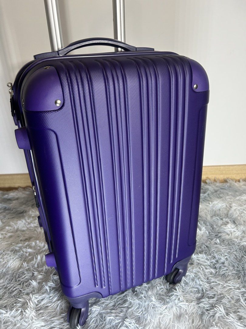 New ： Legend Walker purple 20 inch expandable luggage； Legend Walker 20 吋紫色實淨可擴展行李箱 54 x 35 x 23cm （ + 3cm） （分類：旅遊 - 旅行必需品及用品）位於 Hong Kong。 由 fashiontrade_luggage_company 提交（商品編號 1462810457，圖片 1）。簡介： TSA lock expandable reliable 防刮花板料。