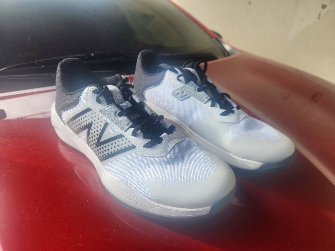 New Balance 696v6 (Category: Casual Shoes) located in Manila. Submitted by aionsev.16 (Listing ID 1462684761, Image 1). Description: New Balance 696v6 Bago po at hindi nagamit maliit po kasi padala po galing canada kaso walang box na kasama. Negotiable pa po sa sure buyer.