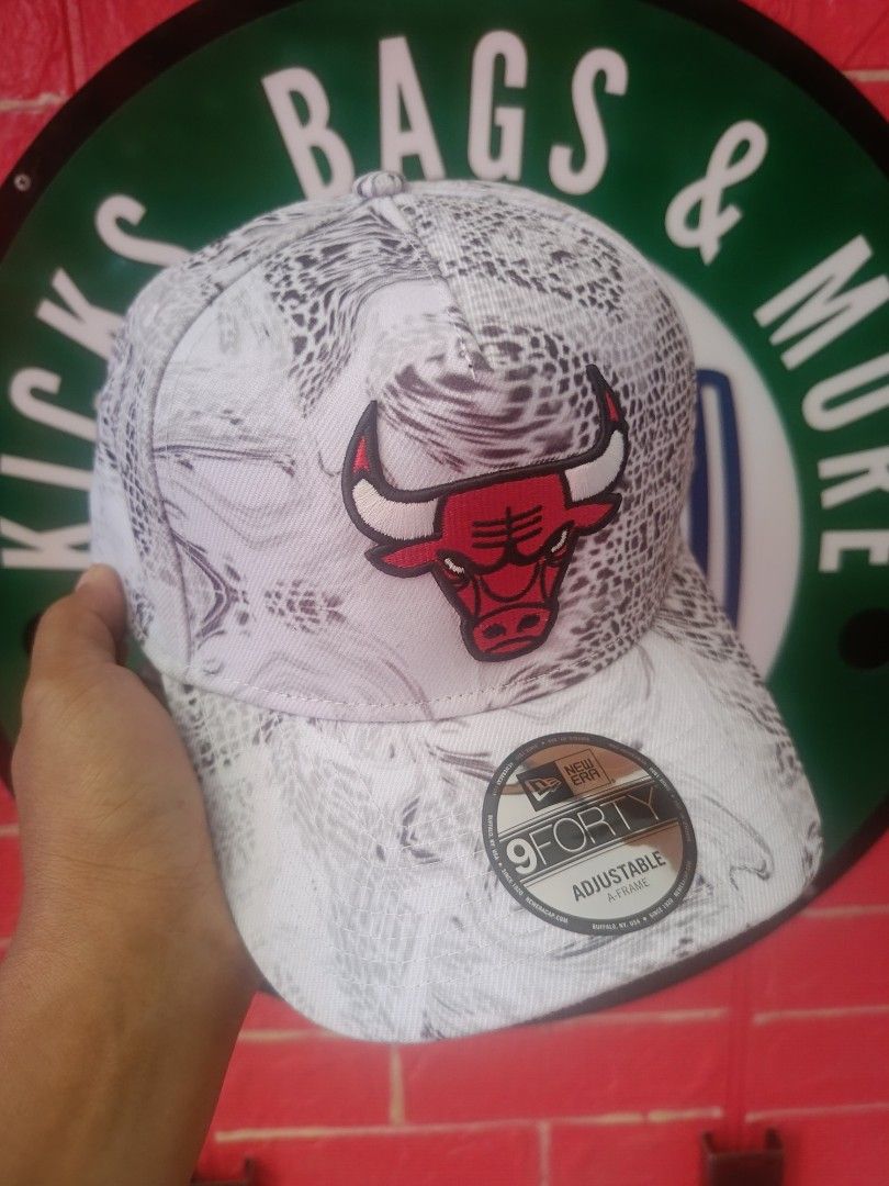 New Era / M&N Caps (Category: Caps & Hats) located in Cabuyao City. Submitted by jonis10 (Listing ID 1462854775, Image 3). Description: bnew Caps M&N Bulls Arch Snapback 2500 M&N Bulls Shorthook 3300 New Era Bulls 9Forty 2500 New Era Bulls 9Fifty 2000.