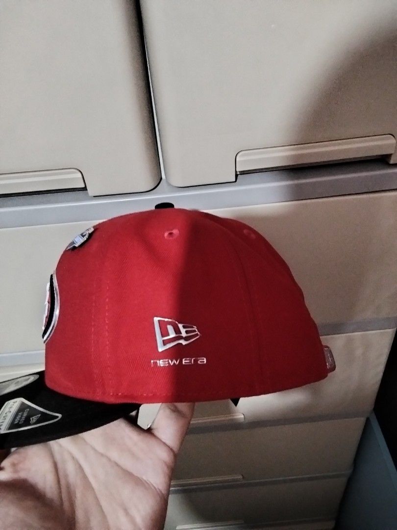 New Era San Francisco 49ers NFL Draft Snapback Cap (Category: Caps & Hats) located in Manila. Submitted by 19jernycad68264 (Listing ID 1462694337, Image 2). Description: - San Francisco 49ers NFL Draft Snapback Cap - Brand: New Era (9FIFTY Model) - Colorway: Red and Black - Features: 49ers logo on front, NFL shield on back - Style: Curved visor, adjustable snapback closure - Condition: Brand New.