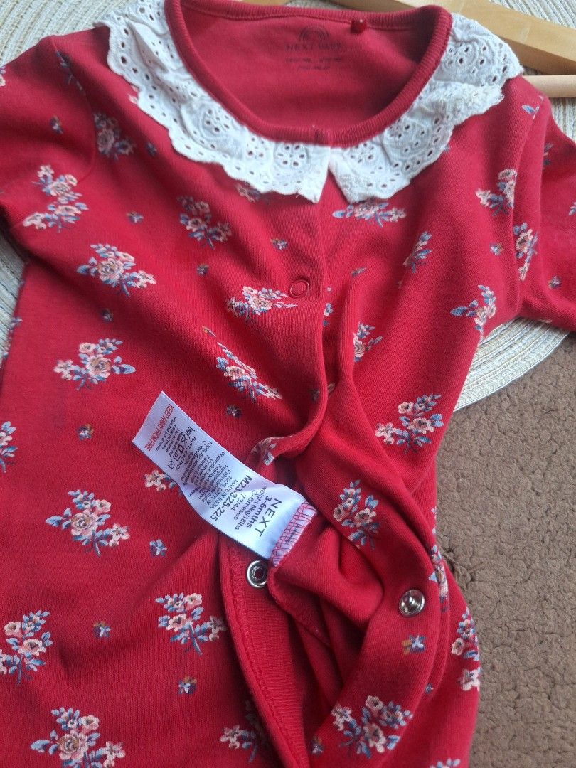 Next Floral Red Frogsuit 3-6m (Category: Babies & Kids Fashion) located in Quezon City. Submitted by theentreprenurse (Listing ID 1462708487, Image 3). Description: 𝘼𝙐𝙏𝙊 𝙋𝘼𝙎𝙎 𝙏𝙊 𝙇𝙊𝙒 𝘽𝘼𝙇𝙇𝙀𝙍𝙎 📣 ʙʀᴀɴᴅ: next ꜱɪᴢᴇ: 3-6m ᴍᴏᴘ: ɢᴄᴀꜱʜ ꜱʜɪᴘᴘɪɴɢ 🛒 (NO RUSH. I'm a working momma :) ) ▪︎ꜰʟᴀꜱʜ ᴇxᴘʀᴇꜱꜱ | J&T ▪︎ʟᴀʟᴀᴍᴏᴠᴇ|ɢʀᴀʙ ~ 𝚃𝚑𝚎𝚜𝚎 𝚌𝚕𝚘𝚝𝚑𝚎𝚜 𝚊𝚛𝚎 𝚊𝚕𝚛𝚎𝚊𝚍𝚢 𝚠𝚊𝚜𝚑𝚎𝚍. 𝙺𝚒𝚗𝚍𝚕𝚢 𝚖𝚊𝚗𝚊𝚐𝚎 𝚢𝚘𝚞𝚛 𝚎𝚡𝚙𝚎𝚌𝚝𝚊𝚝𝚒�