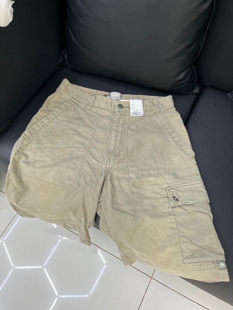 Nike ACG Cargo Shorts Size 30 Khaki (Category: Shorts) located in Caloocan City. Submitted by pumarenluc79160 (Listing ID 1462768412, Image 1). Description: - Nike ACG Khaki Cargo Shorts - Size: 30 waist - Established 1989 - Multiple pockets for ample storage - Durable material, ideal for outdoor activities like hiking - Comfortable fit for casual wear.