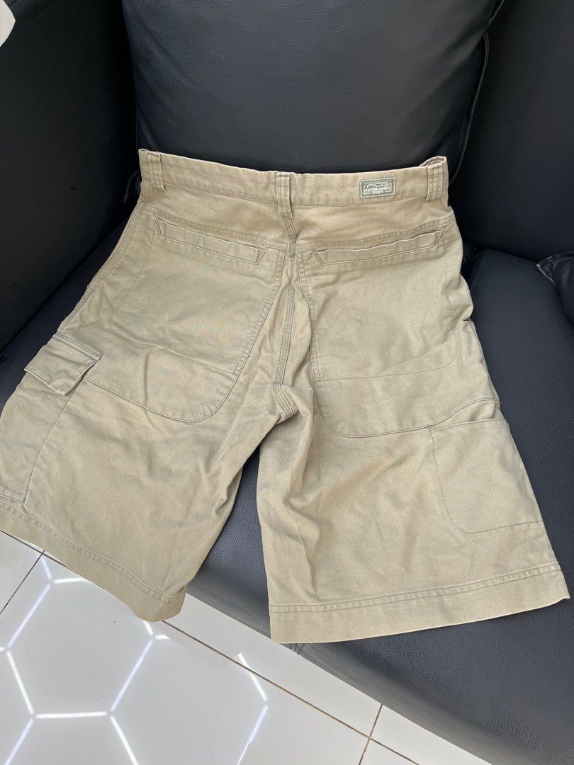 Nike ACG Cargo Shorts Size 30 Khaki (Category: Shorts) located in Caloocan City. Submitted by pumarenluc79160 (Listing ID 1462768412, Image 2). Description: - Nike ACG Khaki Cargo Shorts - Size: 30 waist - Established 1989 - Multiple pockets for ample storage - Durable material, ideal for outdoor activities like hiking - Comfortable fit for casual wear.