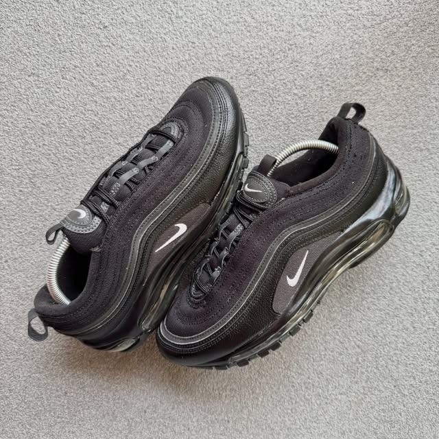 NIKE AIR MAX 97 BLACK WHITE ANTHRACITE (Category: Sneakers) located in Cagayan de Oro. Submitted by huntbytrickjam.v2 (Listing ID 1462772683, Image 1). Description: N-KE AIR MAX 97 BLACK WHITE ANTHRACITE US 9 / EURO 42.5 / CM 27 EXCELLENT Pair Only Sign of Usage M - 1699.