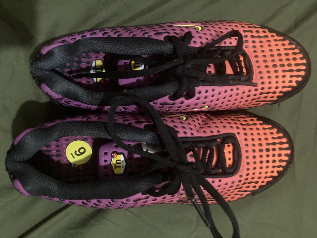Nike Air Max Plus TN SE "Sunset" Size 9 (Category: Sneakers) located in Tacloban City. Submitted by sid1999 (Listing ID 1462699945, Image 2). Description: - Nike Air Max Plus TN SE - "Sunset" colorway: Pink and orange gradient with black accents - Size: US 9 - Versatile: Great for everyday wear or athletic activities Brand new no box authentic add sf.