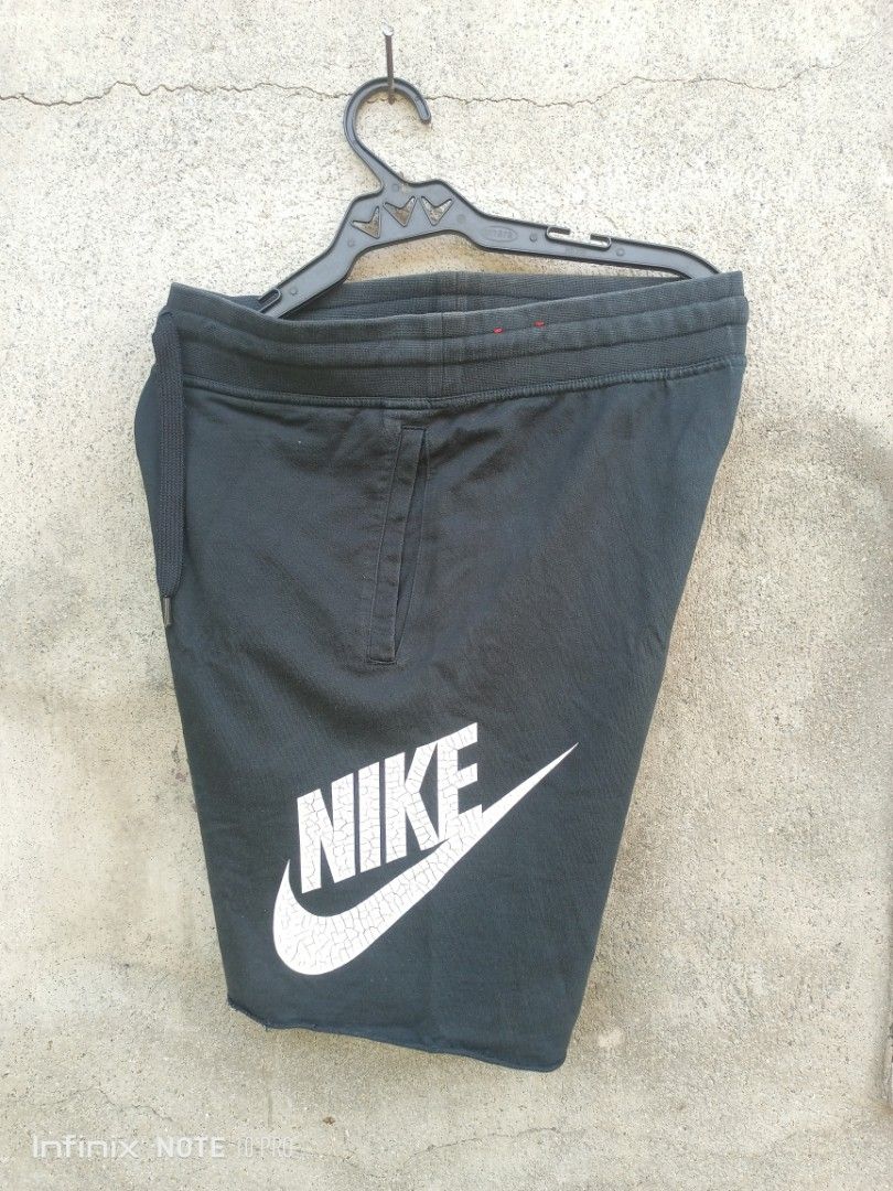 Nike alumni (Category: Shorts) located in Manila. Submitted by mr.dodoublegg (Listing ID 1462688227, Image 1). Description: .