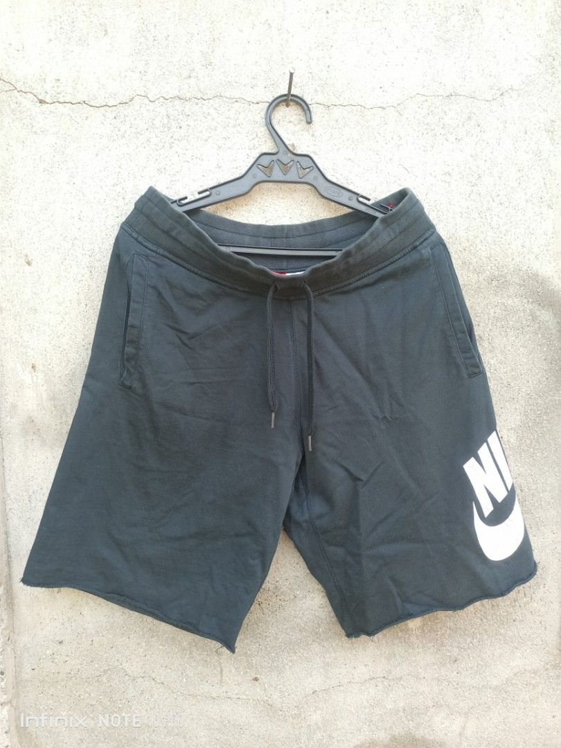 Nike alumni (Category: Shorts) located in Manila. Submitted by mr.dodoublegg (Listing ID 1462688227, Image 3). Description: .