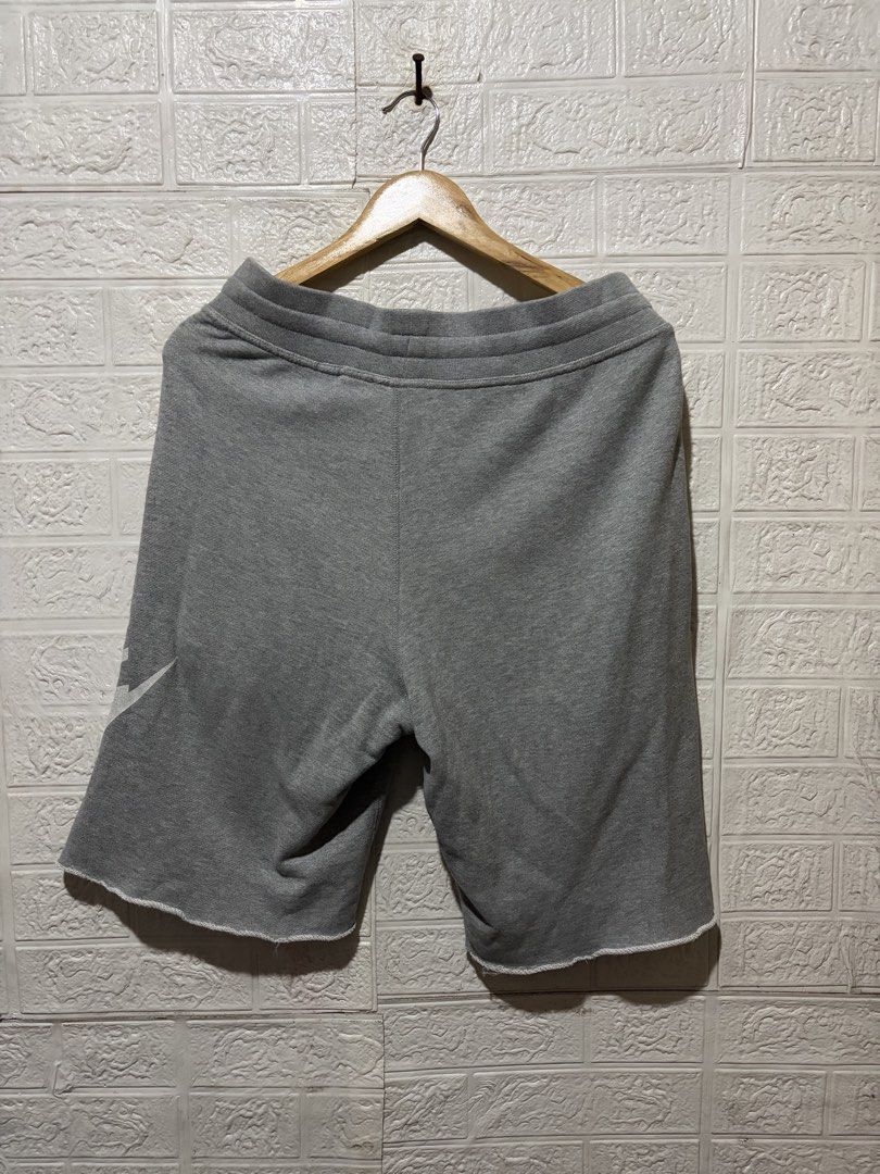 NIKE ALUMNI (Category: Shorts) located in Quezon City. Submitted by chraliskyutie (Listing ID 1462795349, Image 3). Description: NIKE ALUMNI W 32 to 36 L 22 LO 12 color rate 10/10 no issue 600 .