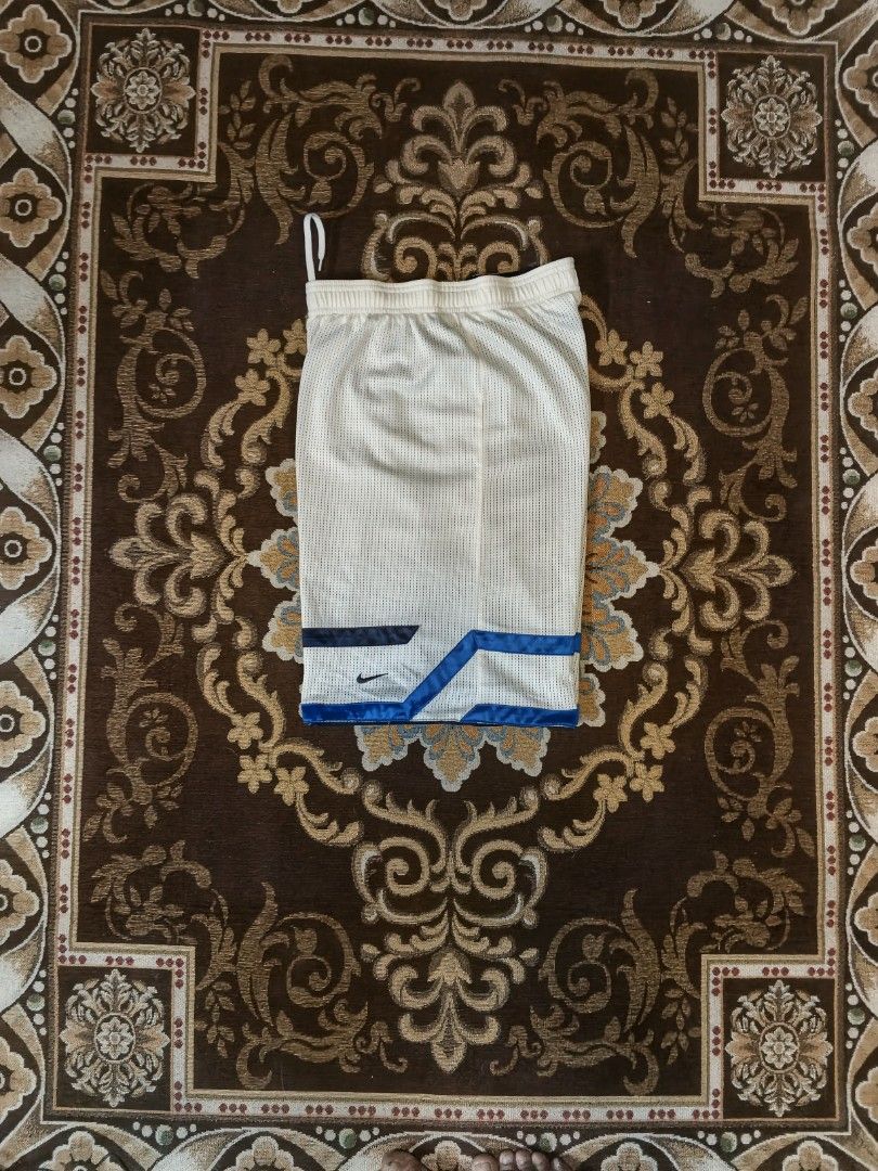 Nike athletic shorts (Category: Shorts) located in Manila. Submitted by lance_thrift (Listing ID 1462863059, Image 1). Description: 100% authentic Length 20.5 waist 26-38 leg hole 12.