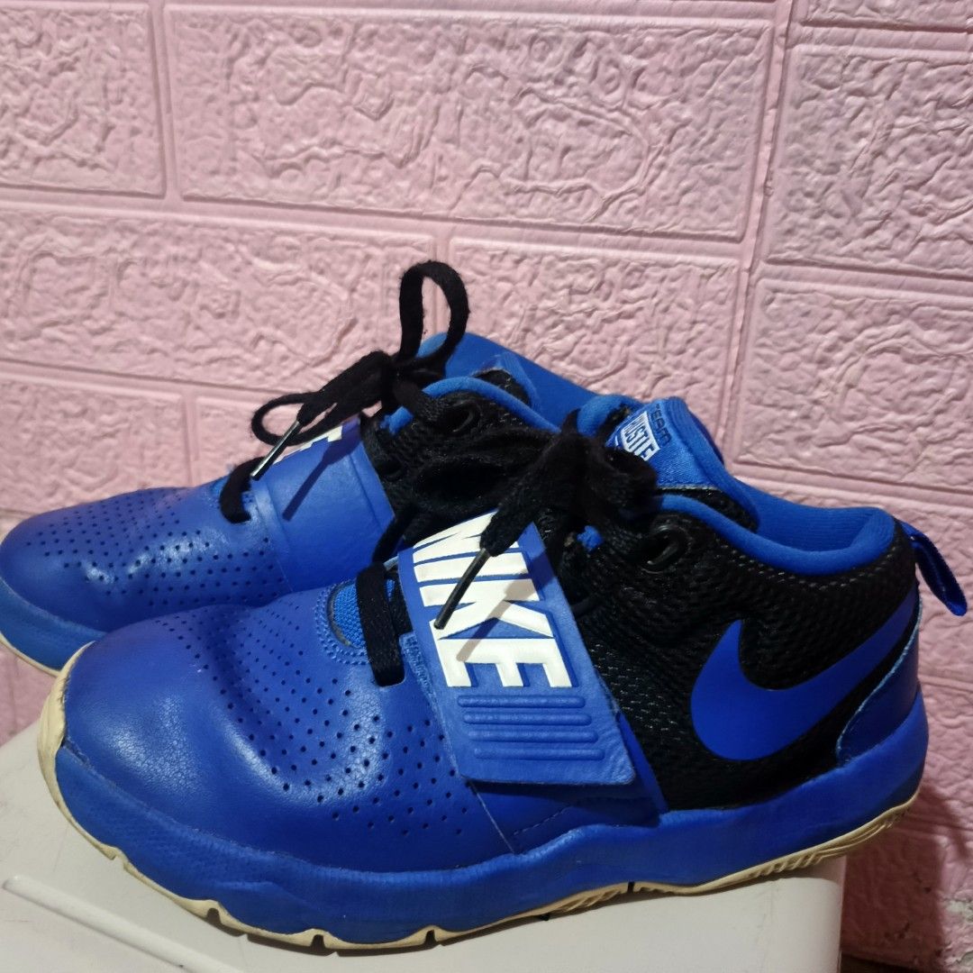 NIKE BASKETBALL SHOES 35 (Category: Babies & Kids Fashion) located in Quezon City. Submitted by ahyaladyblue (Listing ID 1462772692, Image 3). Description: .