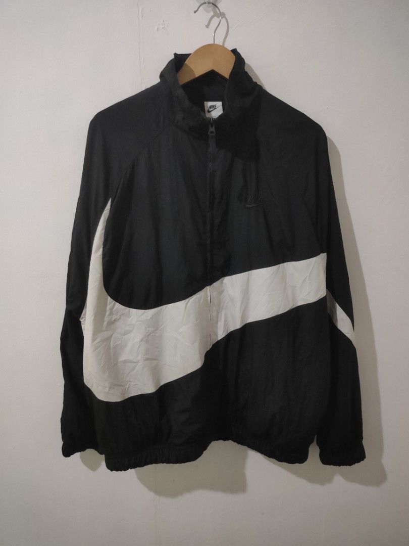 Nike Bigswoosh Windbreaker (Category: Coats, Jackets and Outerwear) located in Ozamiz City. Submitted by ukaygrails (Listing ID 1462707702, Image 1). Description: Like new condition No issue Dimes 25/30.