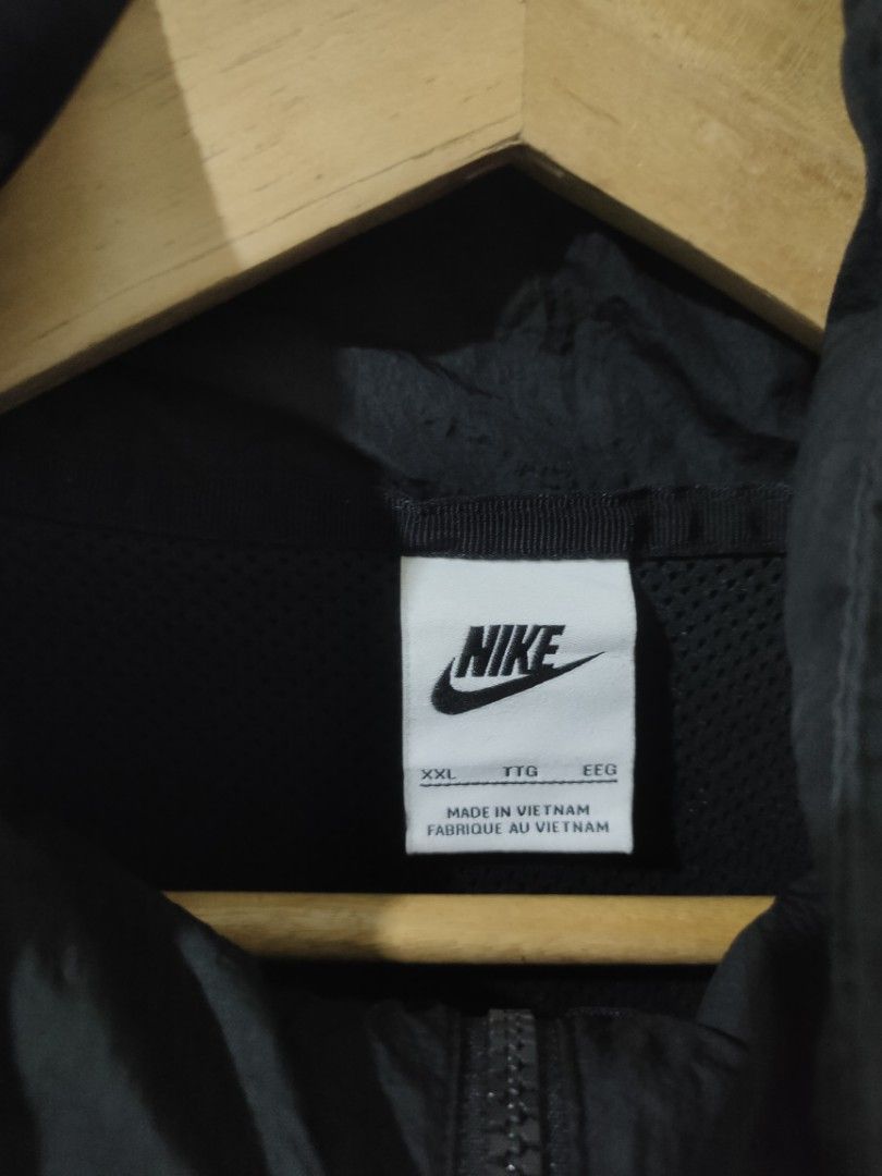 Nike Bigswoosh Windbreaker (Category: Coats, Jackets and Outerwear) located in Ozamiz City. Submitted by ukaygrails (Listing ID 1462707702, Image 3). Description: Like new condition No issue Dimes 25/30.