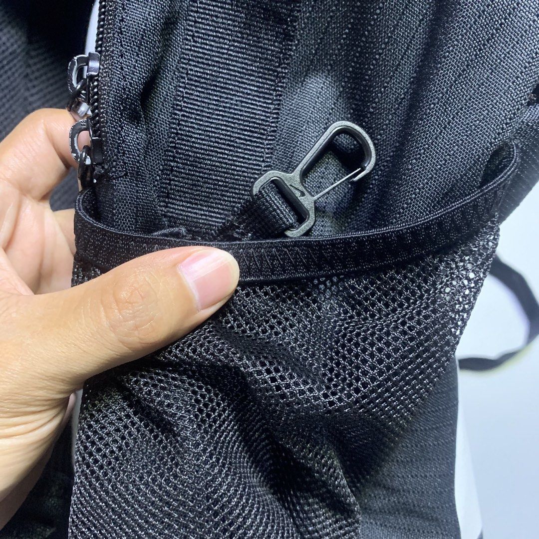 Nike Brasilia Backpack (Black) (Category: Backpacks) located in Cabanatuan. Submitted by _w2keed (Listing ID 1462865109, Image 3). Description: Issue: Minor sign of usage on the zippers .