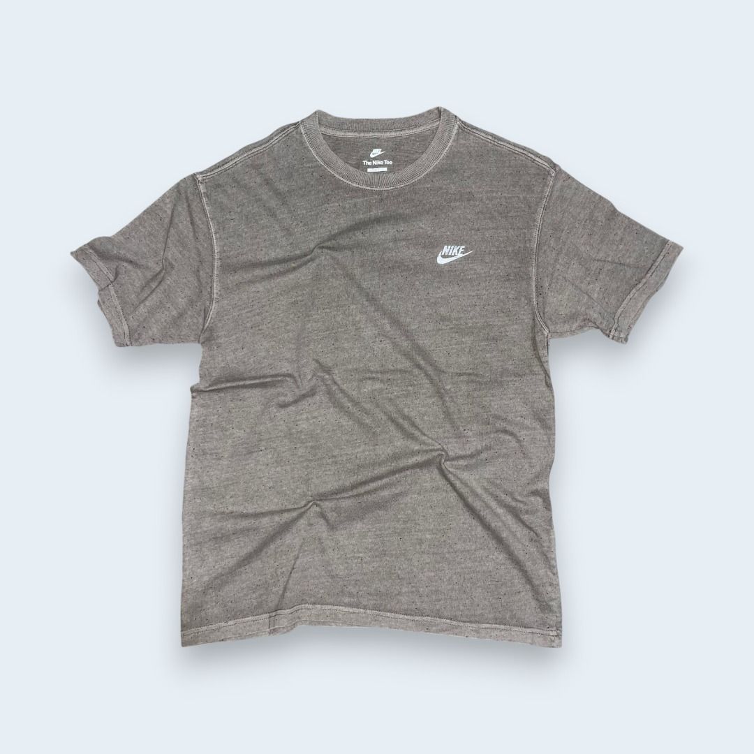 NIKE BROWN T SHIRT (Category: Tshirts & Polo Shirts ) located in Quezon. Submitted by ejay.thrift.clothes (Listing ID 1462878891, Image 1). Description: LARGE 21 X 29 NO ISSUE COLOR RATE: 10/10 AS NEW CONDITION FRESHLY WASHED READY TO WEAR # 432.