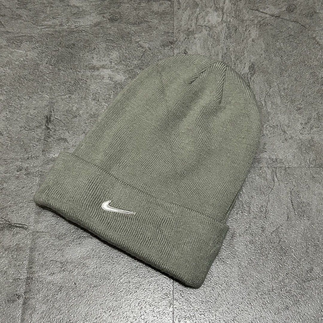 Nike Carlmont Lacrosse Beanie (Category: Caps & Hats) located in Santa Cruz. Submitted by rmaganito (Listing ID 1462804452, Image 3). Description: - Grey knit beanie - Features iconic Nike swoosh - Embroidered with 'CARLMONT 2015 SCOTS LACROSSE' - Keeps you warm and cozy - Ideal for lacrosse fans and alumni.