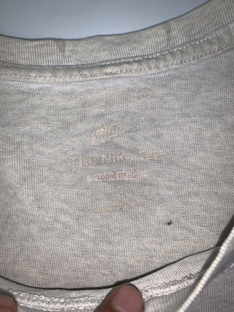 Nike Center Logo (Category: Formal Shirts) located in Ivisan. Submitted by trashtotreasuree (Listing ID 1462837896, Image 3). Description: 21x26.