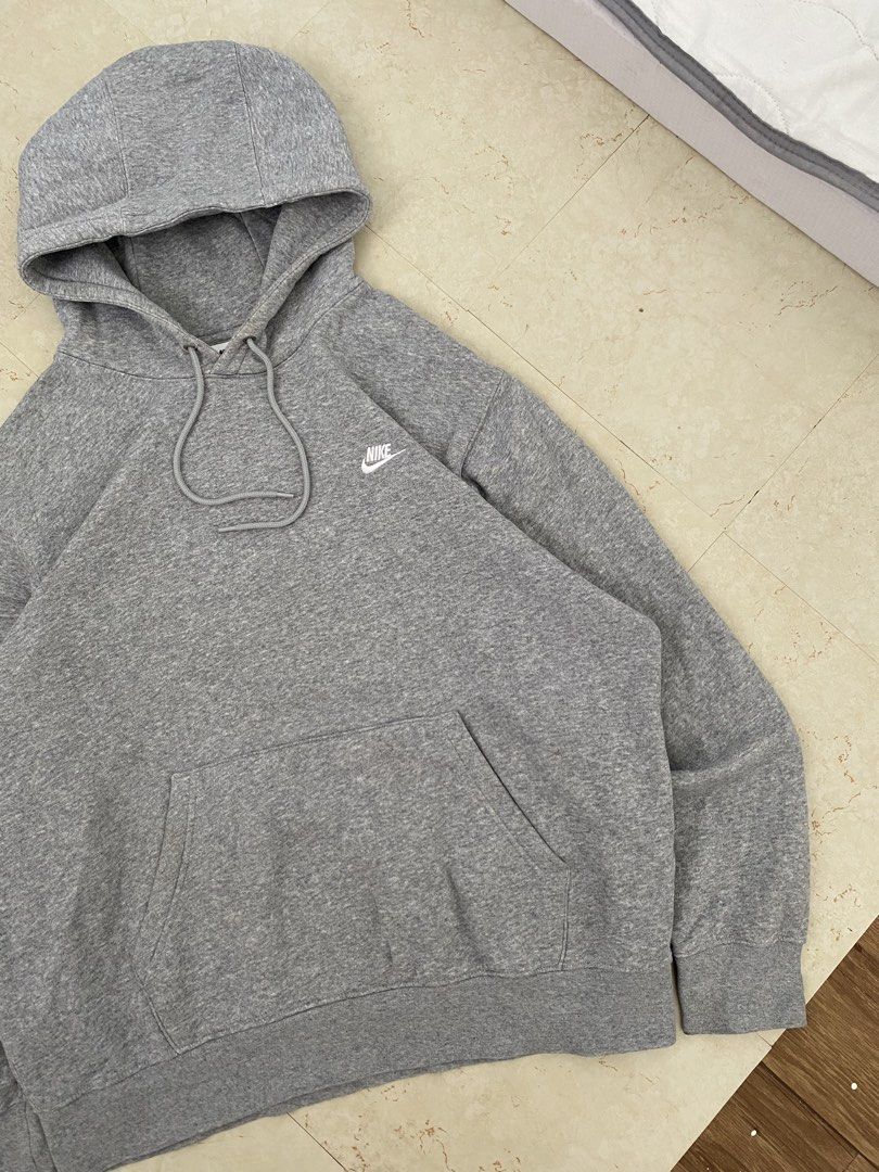 NIKE CLUB FLEECE (Category: Hoodies) located in Manila. Submitted by zzztine (Listing ID 1462762103, Image 3). Description: 💎NIKE PULLOVER HOODIE (GREY) DIMENSIONS- 26*27 COLOR RATE-9.8/10 CONDITION-EXCELLENT CONDITION .