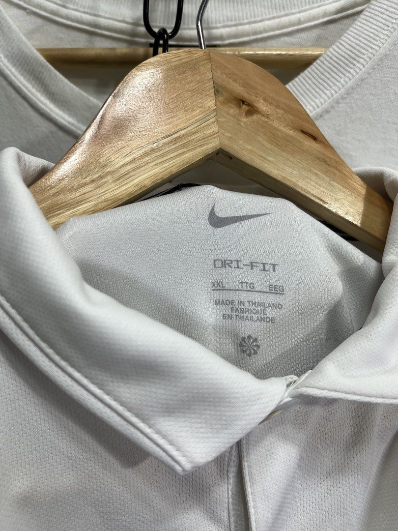 NIKE DRI FIT POLO (Category: Tshirts & Polo Shirts ) located in Manila. Submitted by aldrenyap109491 (Listing ID 1462819083, Image 3). Description: 💎NIKE DRI FIT POLO SHIRT 🔳CONDITION:9.8/10 EXCELLENT 🔳COLOR RATE:9.7/10 🔳DIMENSION:28X23.2 🔳BEST FIT: XL 🔳MOP:GCASH/CASH 🟥ISSUE: ❌❌ MINE:₱500 (FREE SHIPPING) (AUTOMATICALLY YOURS) 📍 POBLACION PUROK 5 KOLAMBUGAN LDN (9207).