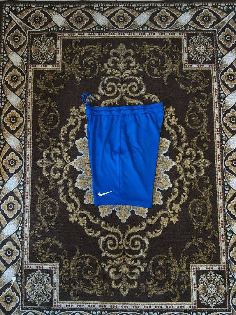 Nike DRI fit shorts (Category: Shorts) located in Manila. Submitted by lance_thrift (Listing ID 1462863581, Image 1). Description: 100%authentic Length 18 waist 28-38 Leg hole 11.