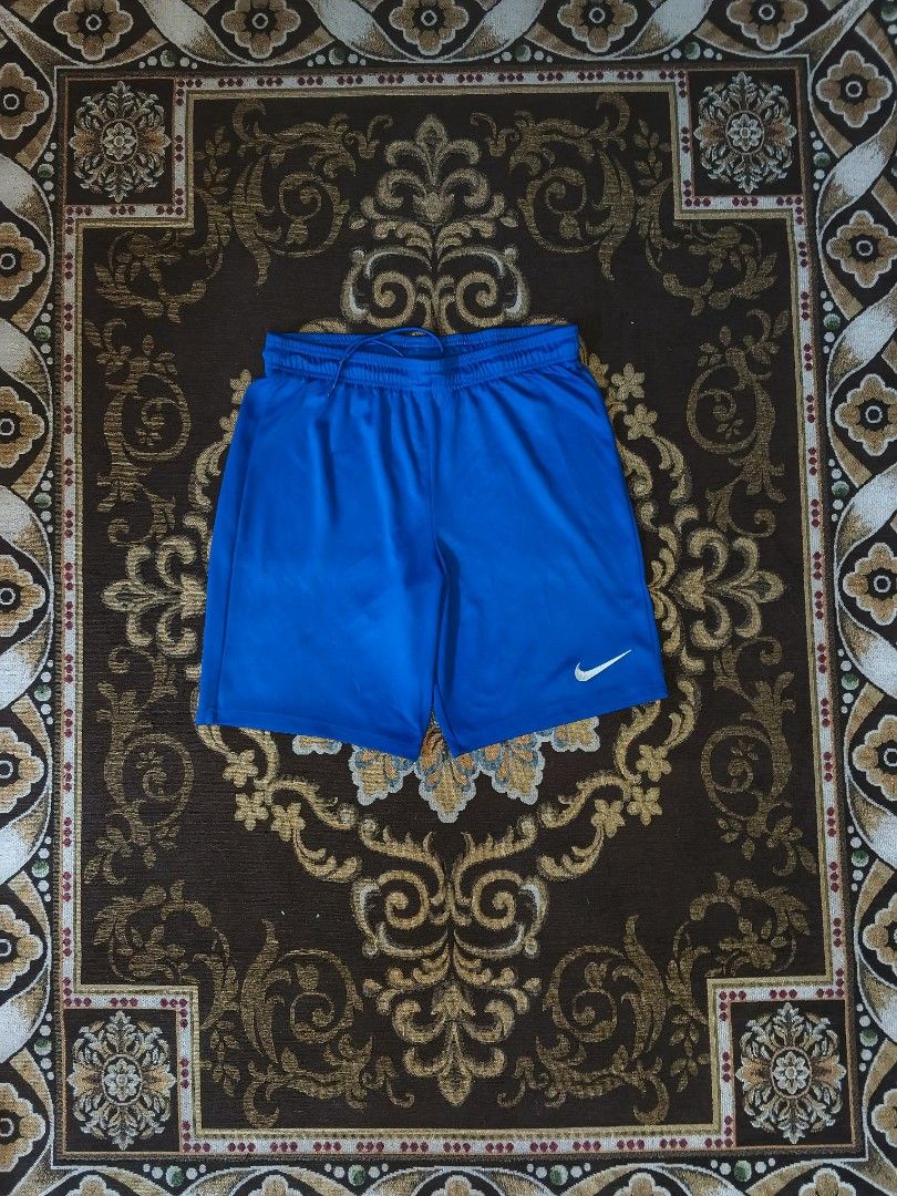 Nike DRI fit shorts (Category: Shorts) located in Manila. Submitted by lance_thrift (Listing ID 1462863581, Image 2). Description: 100%authentic Length 18 waist 28-38 Leg hole 11.