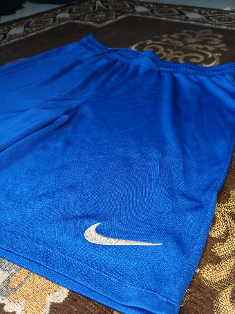 Nike DRI fit shorts (Category: Shorts) located in Manila. Submitted by lance_thrift (Listing ID 1462863581, Image 3). Description: 100%authentic Length 18 waist 28-38 Leg hole 11.