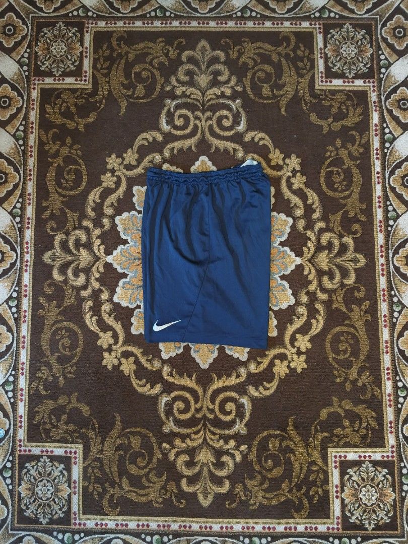 Nike DRI fit shorts (Category: Shorts) located in Manila. Submitted by lance_thrift (Listing ID 1462864112, Image 1). Description: 100%authentic Length 16 Waist 26-36 Leg hole 11.