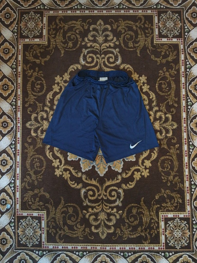 Nike DRI fit shorts (Category: Shorts) located in Manila. Submitted by lance_thrift (Listing ID 1462864112, Image 2). Description: 100%authentic Length 16 Waist 26-36 Leg hole 11.