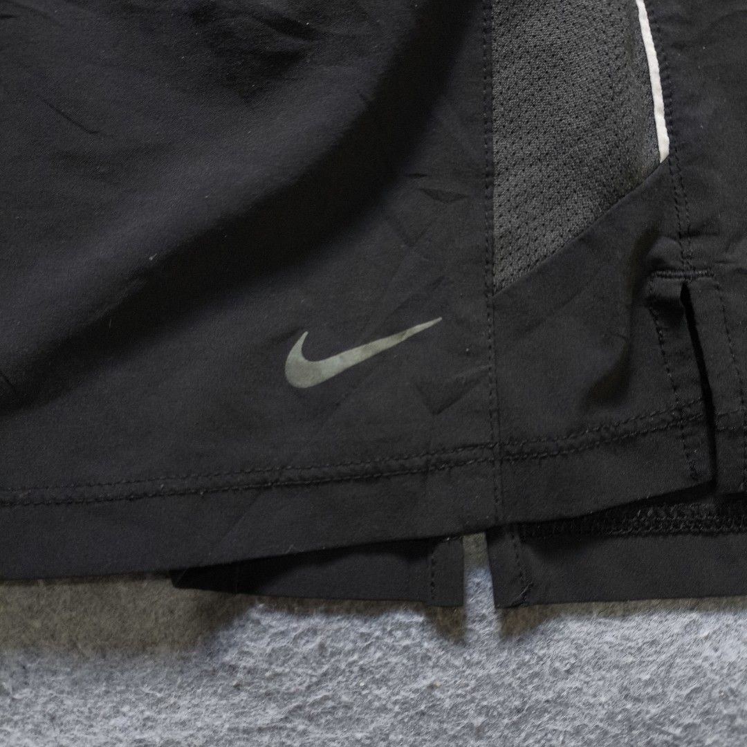 Nike Drifit Running Short (Category: Activewear) located in Manila. Submitted by shykes_26 (Listing ID 1462715825, Image 3). Description: Dimensions: Waist: 26-38 Length: 17 Hem: 13 Issues: None.