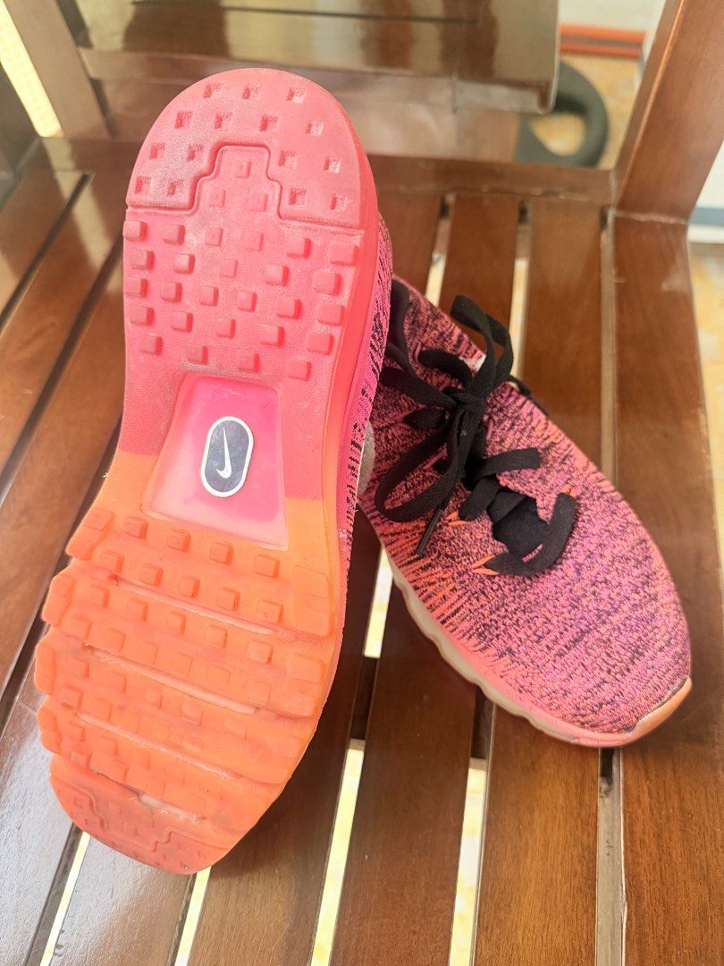 NIKE FITSOLE (Category: Activewear) located in Manila. Submitted by sedpuprincess (Listing ID 1462697476, Image 2). Description: Size 8 for women.