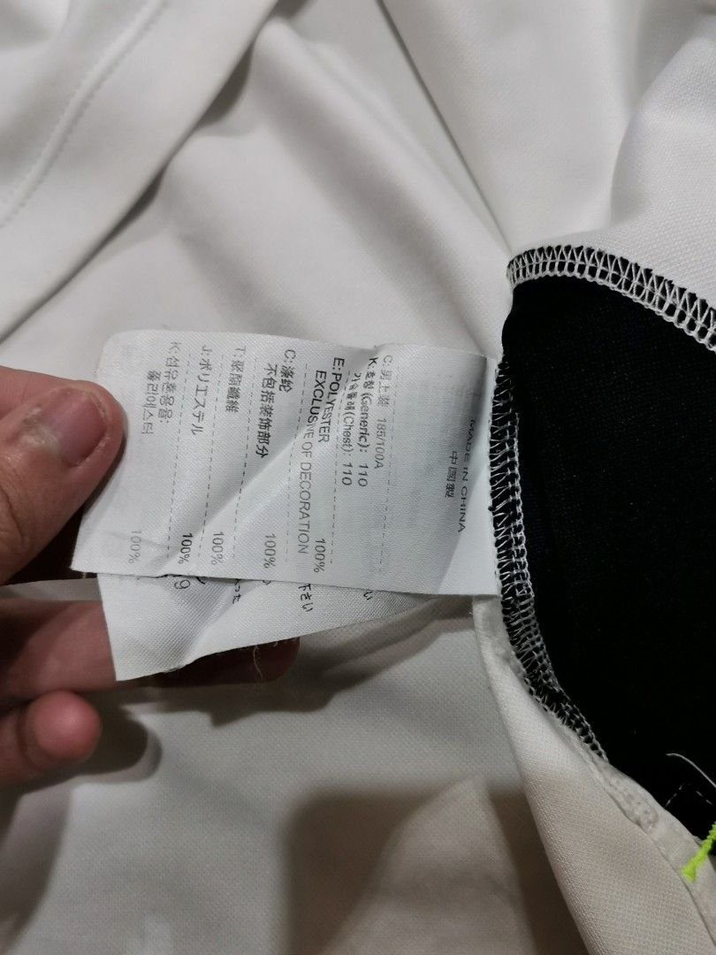Nike Golf Dri-FIT polo (Category: Luxury Apparel) located in Angat. Submitted by kdthr1ft (Listing ID 1462798079, Image 3). Description: dimes: 21W 27.5L color rate: 10/10 white issue: bit of ink sa logo but not that noticeable.