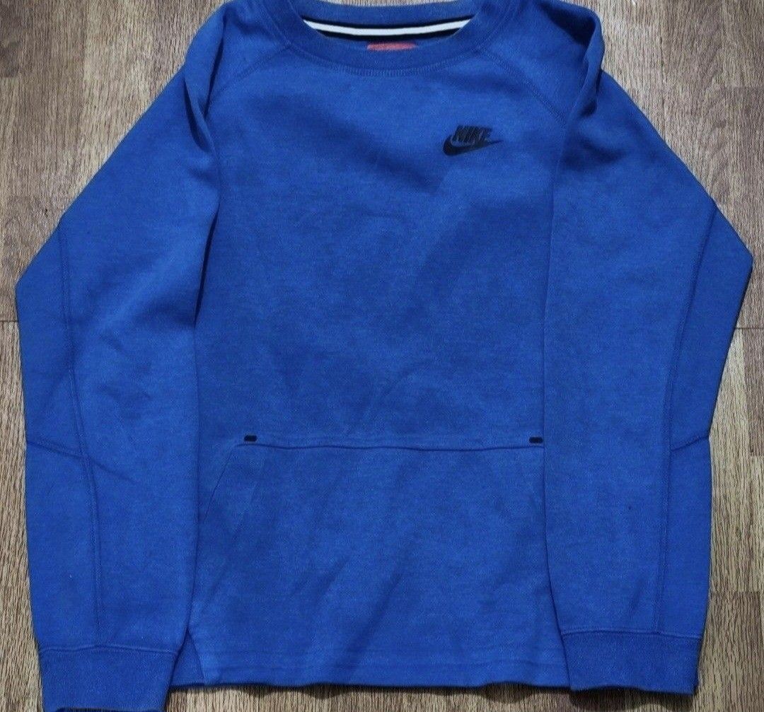 Nike longsleeve techfleece (Category: Babies & Kids Fashion) located in Baguio. Submitted by uniq_lyn (Listing ID 1462879029, Image 2). Description: *width (armpit to armpit) 19inches *length 22 inches *fits xs adult.