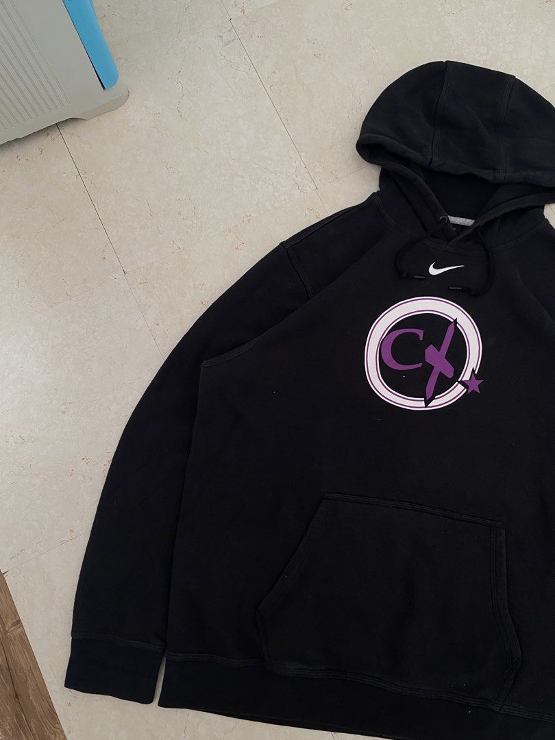 NIKE MID SWOOSH PULL OVER (Category: Hoodies) located in Manila. Submitted by zzztine (Listing ID 1462756377, Image 3). Description: 💎NIKE MID SWOOSH HOODIE 💎 DIMENSIONS- 26*28 COLOR RATE-9.5/10 CONDITION- EXCELLENT CONDITION .