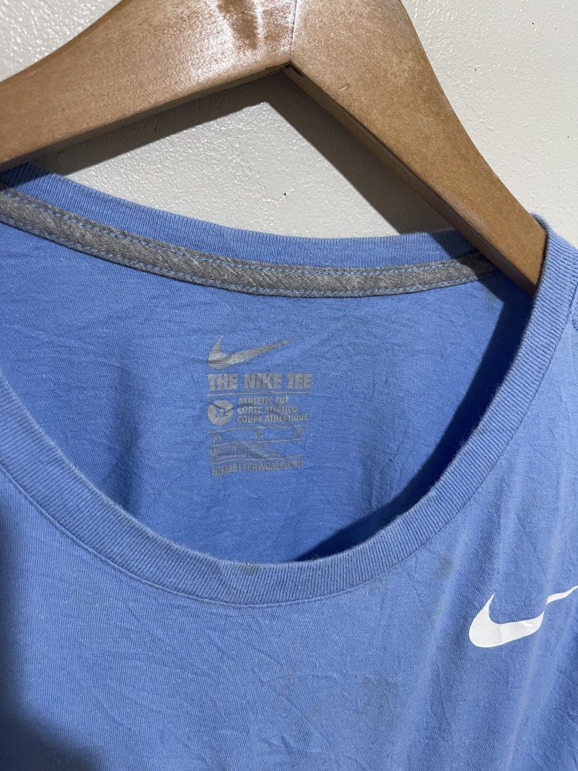 Nike north carolina (Category: Tshirts & Polo Shirts ) located in Manila. Submitted by micoletszx81430 (Listing ID 1462697819, Image 2). Description: - Light blue Nike t-shirt - Features the UNC Tar Heels logo - Athletic fit - Minor marks on fabric (please check photos) - Perfect for casual wear or showing team spirit.