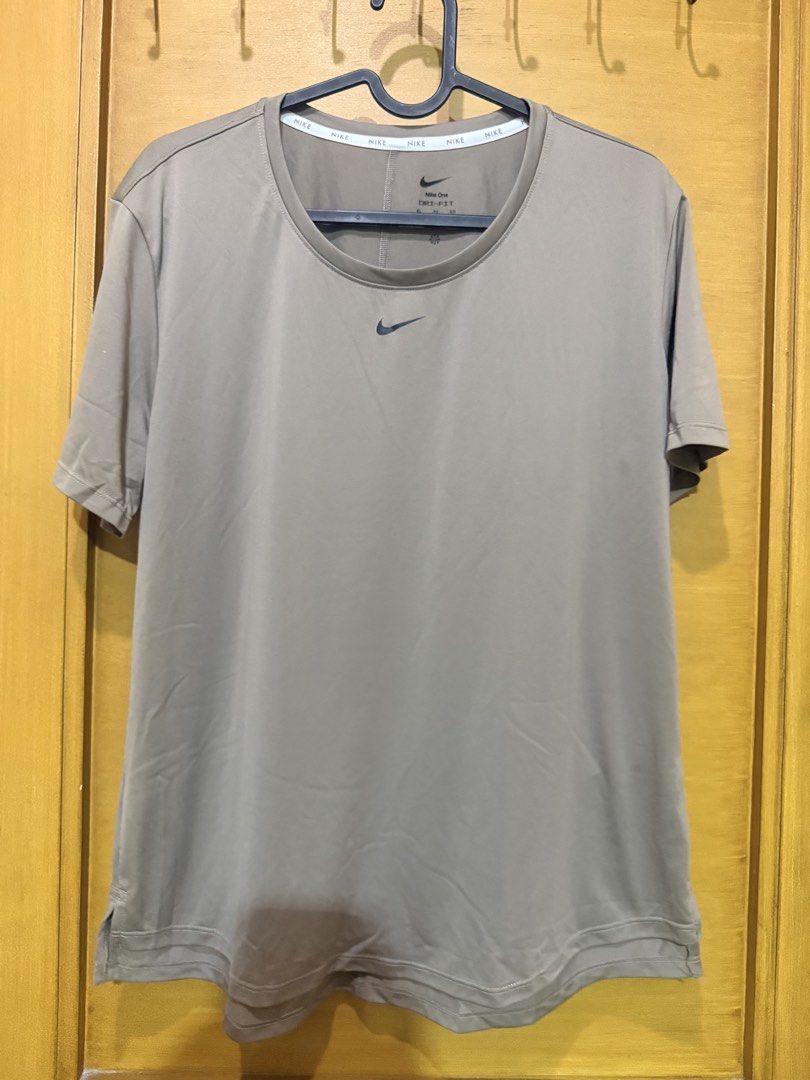 Nike One Dri-Fit workout top (Category: Activewear) located in Taguig. Submitted by denpaz (Listing ID 1462705915, Image 1). Description: .