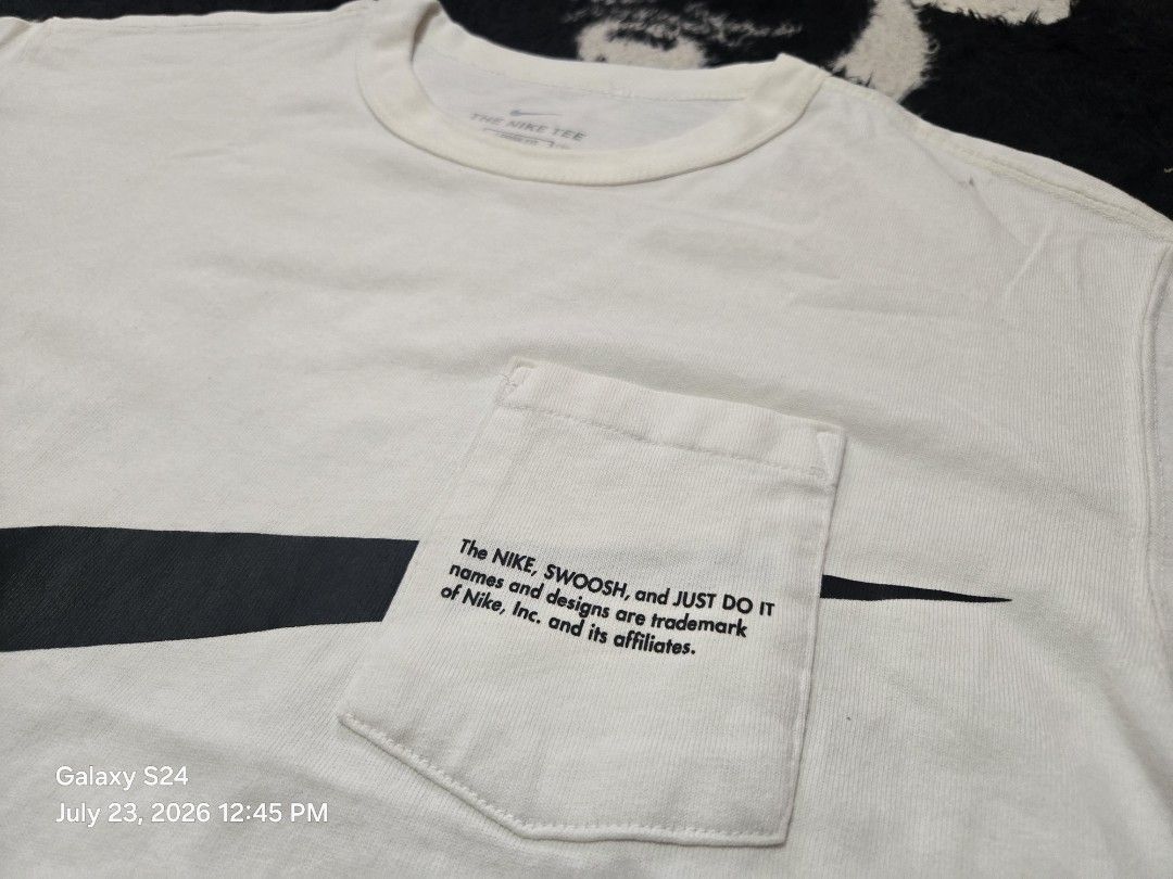 Nike Pocket Tee (Category: Tshirts & Polo Shirts ) located in Baguio. Submitted by gfind024 (Listing ID 1462882512, Image 2). Description: Nike Pocket Tee✅️ no issue✅️ Dimes: 26.5x22✅️ Complete Tags✅️ excellent neckline/prints✅️ 300+sf.