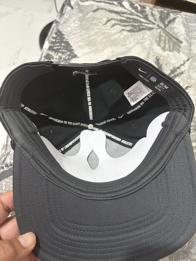 Nike Pro Cap Structured Dri-FIT Golf Hat Snapback S/M (Category: Caps & Hats) located in Manila. Submitted by shoepatos4u (Listing ID 1462760134, Image 3). Description: Nike Dri-FIT technology moves sweat away from your skin for quicker evaporation, helping you stay dry and comfortable Pro caps all have traditional baseball style with a max depth Snapback closure lets you easily adjust the fit Woven twill fabric is lightweight and durable.