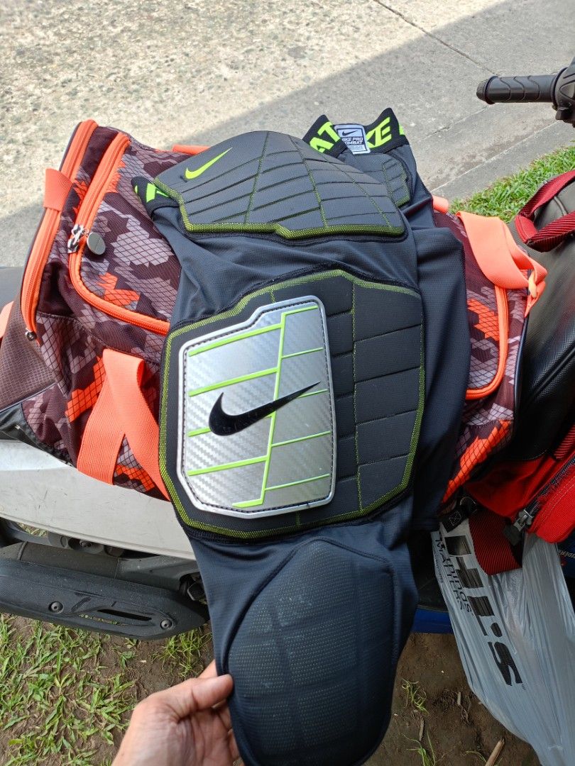 Nike pro combat padded (Category: Activewear) located in Manila. Submitted by raymund2501 (Listing ID 1462779201, Image 2). Description: for sale Nike pro combat xl on tag excellent condition padded.