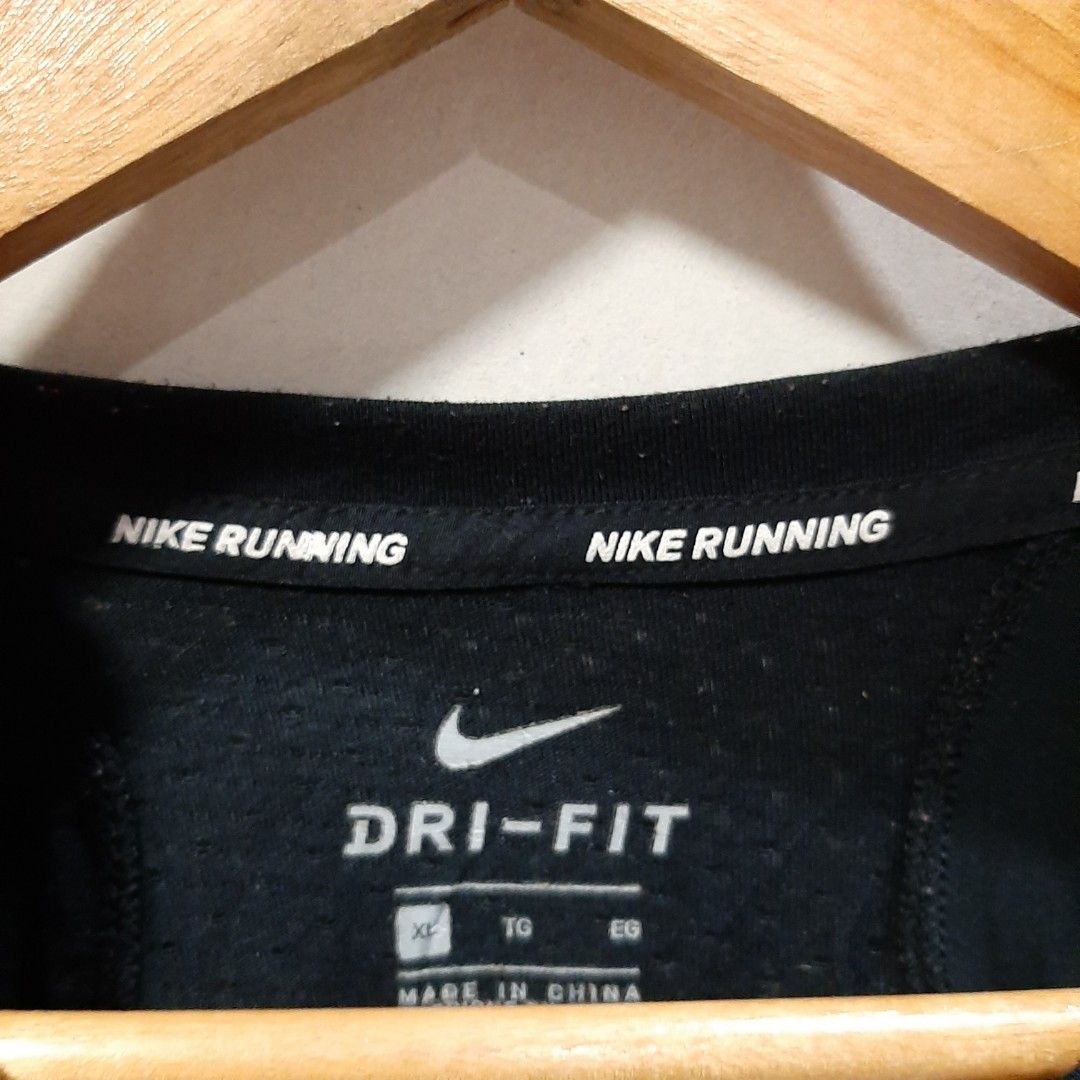 NIKE RUNNING (Category: Tshirts & Polo Shirts ) located in San Carlos. Submitted by denzel999 (Listing ID 1462838220, Image 3). Description: XLARGE ASNEE.