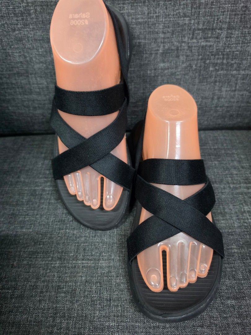 Nike Sandals (Category: Flats & Sandals) located in General Trias. Submitted by rb_collezione (Listing ID 1462827150, Image 3). Description: Lightly Use Nike Sandals Size: 39.