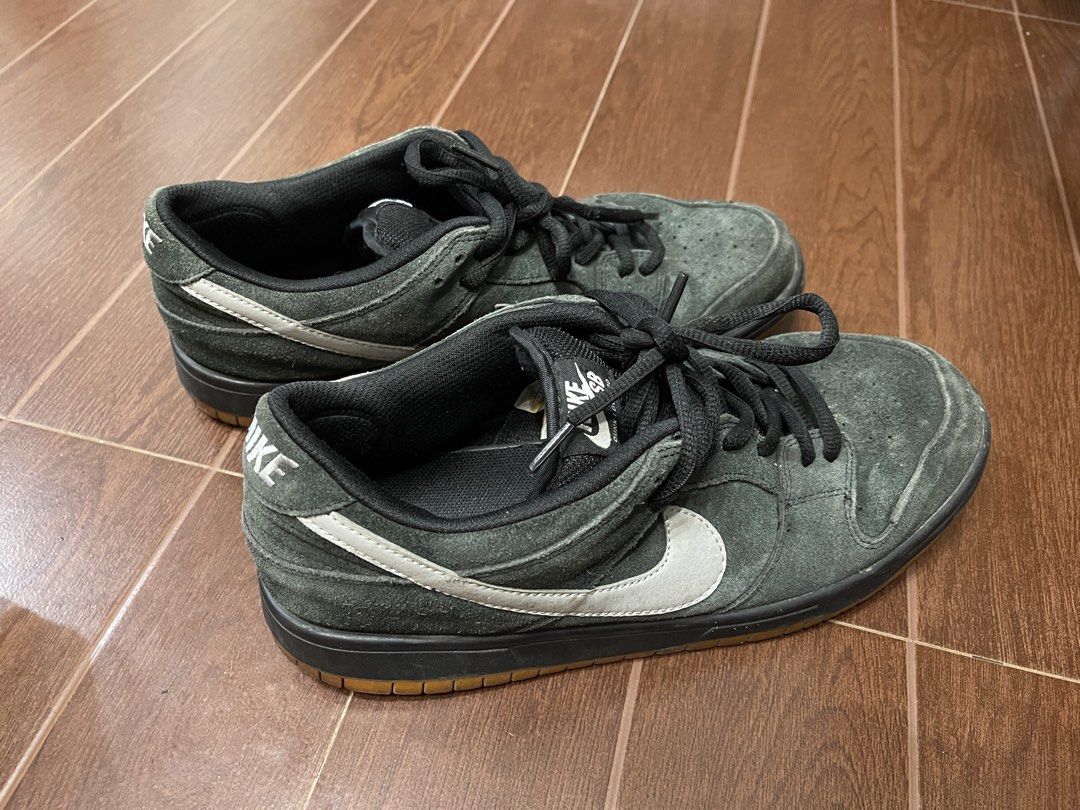 Nike SB Dunk Low Pro (Category: Sneakers) located in Cavite. Submitted by declutterpersonalstuff (Listing ID 1462789659, Image 3). Description: Nike SB Dunk Low Pro Original Size US 10 Rfs: Decluttering.