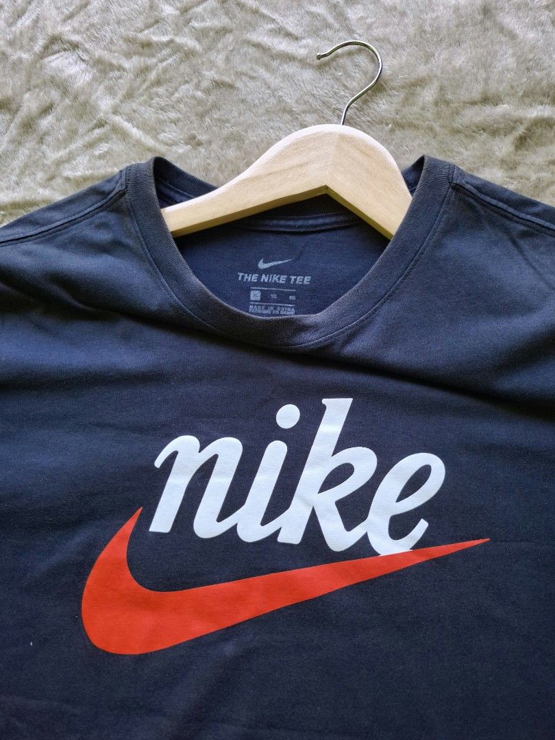 Nike Script Logo Cursive Swoosh Tee (Dark Navy / Black) (Category: Tshirts & Polo Shirts ) located in Alaminos. Submitted by made.by (Listing ID 1462857503, Image 3). Description: ​Chest Width: 21 in (Pit to Pit) Length: 28.5 in Tag Size: XL (Fits Slim XL or Regular Large based on measurements) Condition: Very Good Used Condition.
