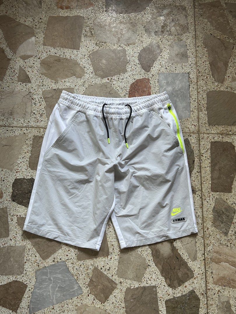 Nike Shorts Men (Category: Shorts) located in Davao. Submitted by master.mnd (Listing ID 1462761349, Image 1). Description: As new Light stain nasa pic Size XL fit sa Large Need wash.