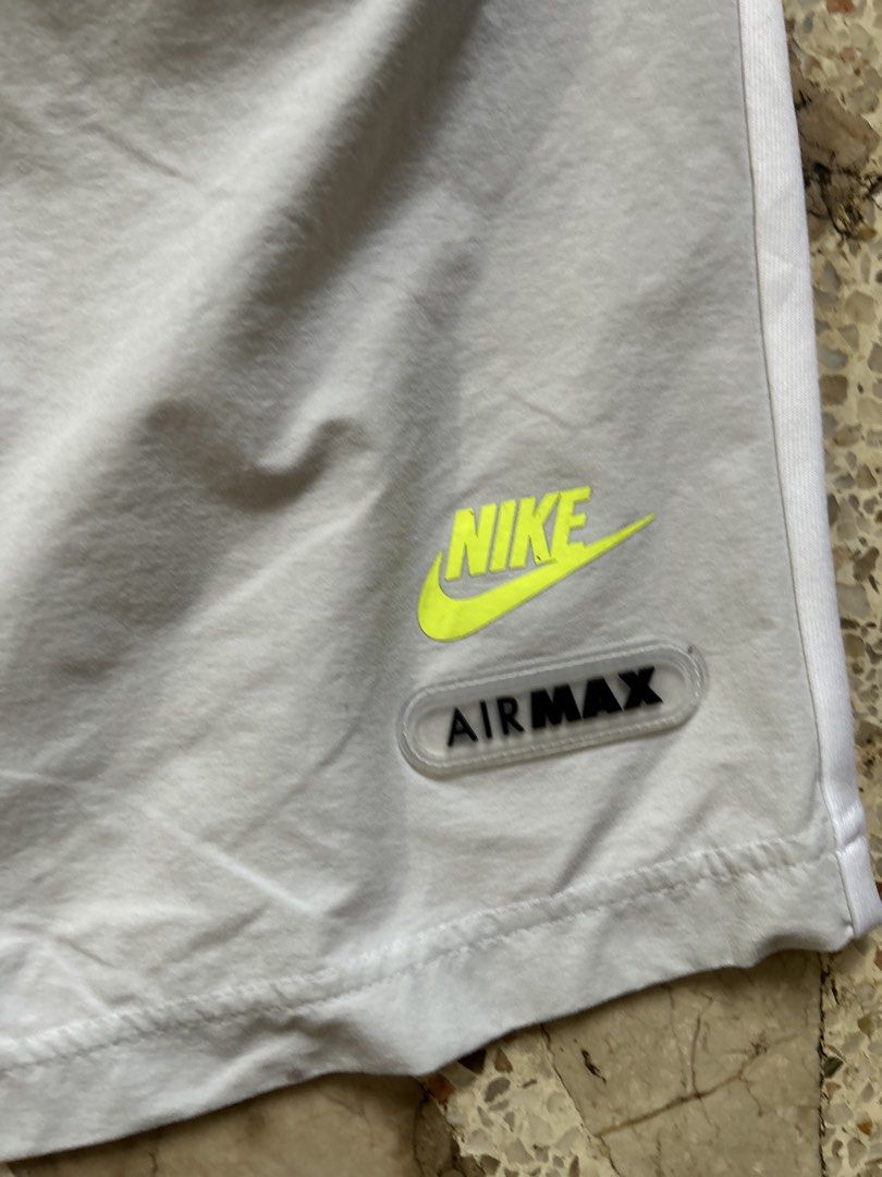 Nike Shorts Men (Category: Shorts) located in Davao. Submitted by master.mnd (Listing ID 1462761349, Image 3). Description: As new Light stain nasa pic Size XL fit sa Large Need wash.