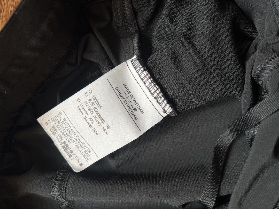 Nike Side Swoosh Shorts (Category: Activewear) located in Borongan. Submitted by thriftsbyblas (Listing ID 1462690075, Image 2). Description: .
