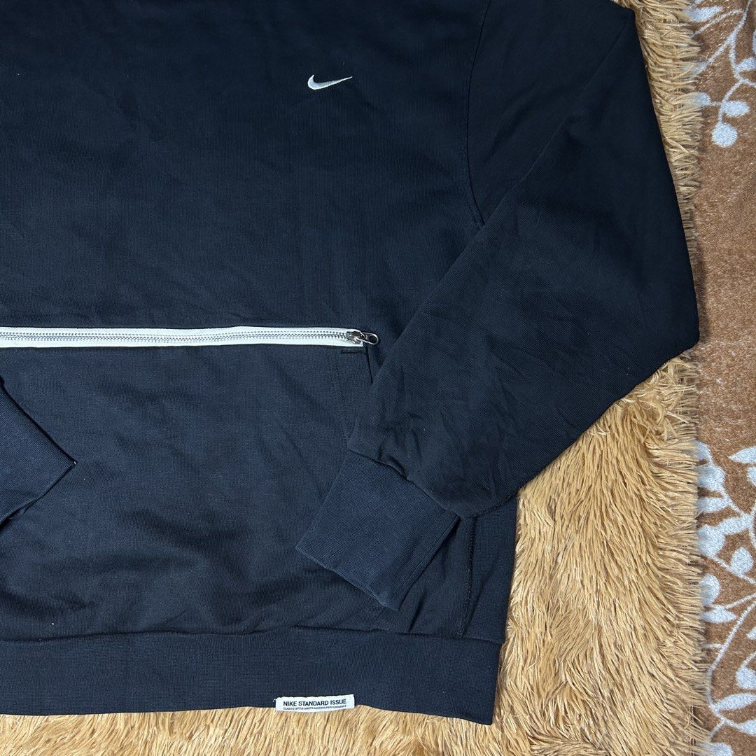 Nike Sideswoosh Hoodie (Category: Coats, Jackets and Outerwear) located in Manila. Submitted by albrtthriftpicks (Listing ID 1462868325, Image 3). Description: 📍Nike Sideswoosh Hoodie 23x26 boxy fit to Large 9.5/10 condition need wash 950+sf.