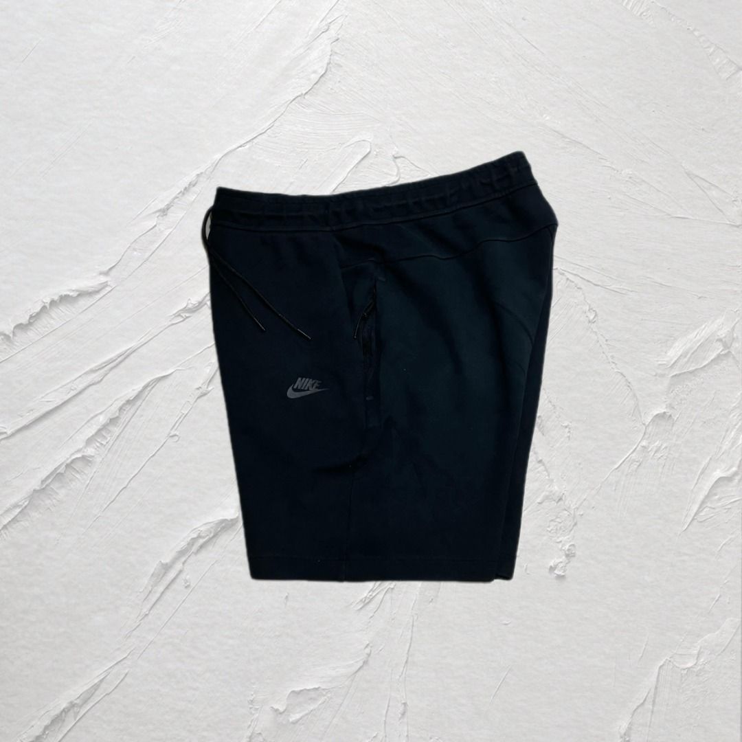 Nike Tech Fleece Black Shorts (Category: Shorts) located in Mandaue City. Submitted by leroysky_stuffs (Listing ID 1462716144, Image 1). Description: INFORMATIONS/DETAILS 📝 -Size Large on tag (best fit to Medium) 32-40 waist line strechable 18 length -Excellent Condition 💯 ✨ -Color rate: 9/10 -Very comfortable to use mga boss/sir, maganda pang motor2 nyo or pang gala😎 -Flaw/Issue: very minimal only-last pic (missing one metal pulley on side zi