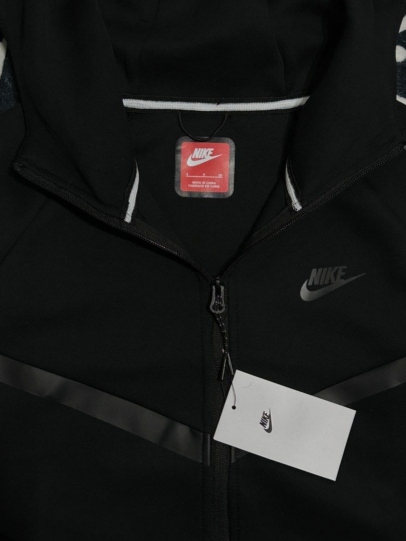 NIKE TECHFLEECE🖤🖤🖤 (Category: Hoodies) located in Manila. Submitted by thrifty_drippyo (Listing ID 1462817011, Image 3). Description: NIKE TECHFLEECE ON HAND SIZE SMALL BRAND NEW TRACKSUIT HOODIE PANTS DM FOR MORE DETAILS📩🖤.