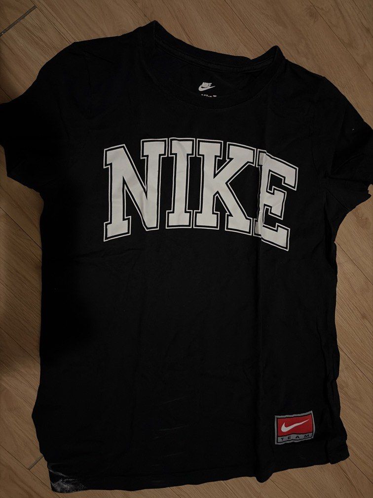 Nike Tee (Category: Shirts) located in Binan City. Submitted by luckyocean_d8d4d8 (Listing ID 1462858619, Image 1). Description: .