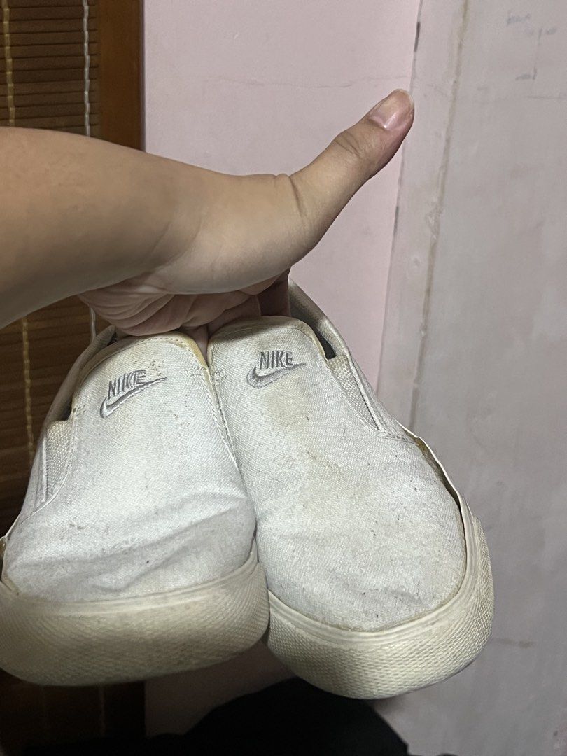 Nike Toki Slip Canvas (Category: Sneakers) located in Las Pinas. Submitted by krizadlnn510 (Listing ID 1462850039, Image 2). Description: Need wash. Non negotiable Sf will be shouldered by buyer Via j&t / lalamove.