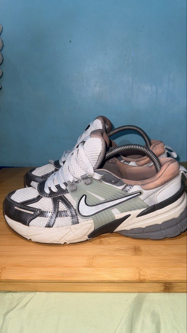 Nike v2k (Category: Shoe inserts & accessories) located in Pateros City. Submitted by andrealexthrifts (Listing ID 1462864997, Image 2). Description: .